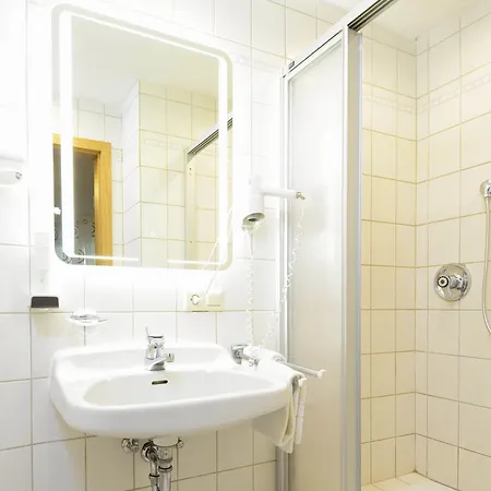 מלון Landgasthof Linkenmuehle ואלדורן