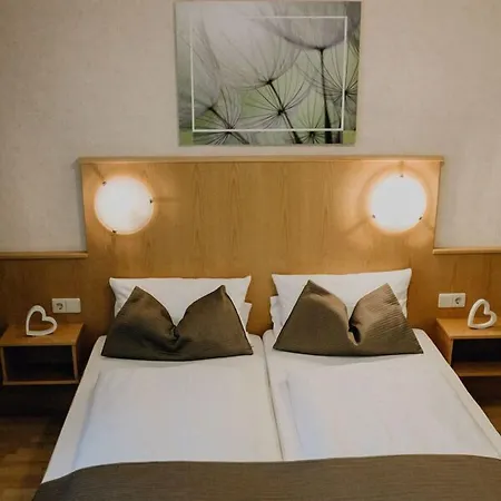 מלון Landgasthof Linkenmuehle 3*