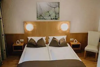 Landgasthof Linkenmuehle Hotel Wallduern